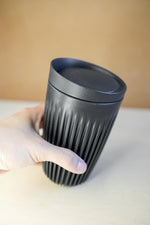 將圖片載入圖庫檢視器 Huskee Cup 環保咖啡杯 355ml 霧黑色
